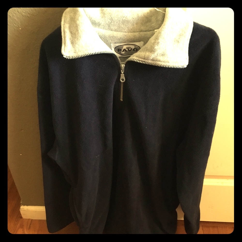 Men’s Navy fleece zip up shirt 👕